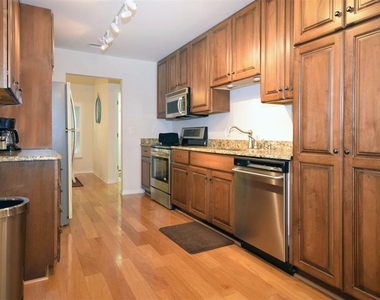 231 Southampton Lane - Photo Thumbnail 6