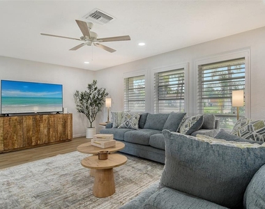 6722 Roxbury Drive - Photo Thumbnail 78