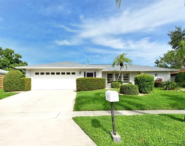 6722 Roxbury Drive - Photo Thumbnail 32