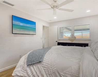 6722 Roxbury Drive - Photo Thumbnail 78