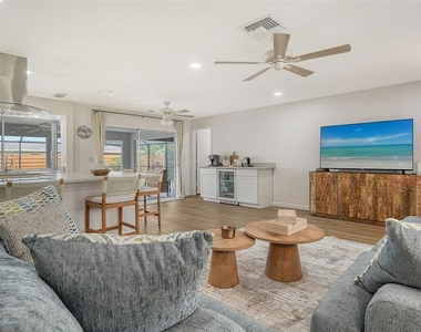 6722 Roxbury Drive - Photo Thumbnail 77
