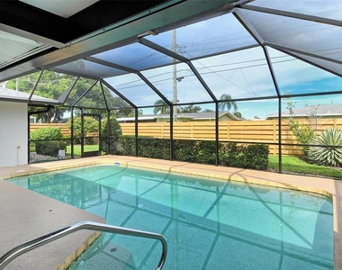 6722 Roxbury Drive - Photo Thumbnail 24
