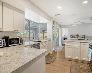 6722 Roxbury Drive - Photo Thumbnail 70