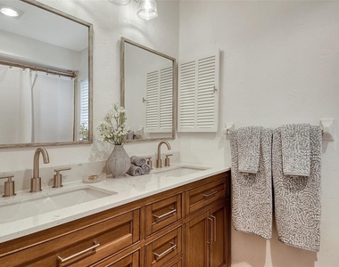 6722 Roxbury Drive - Photo Thumbnail 80