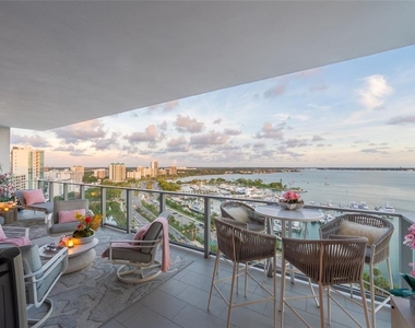 1155 N Gulfstream Avenue - Photo Thumbnail 8