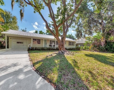 1726 Floyd Street - Photo Thumbnail 1