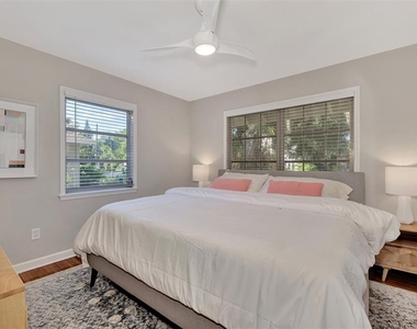 1726 Floyd Street - Photo Thumbnail 24