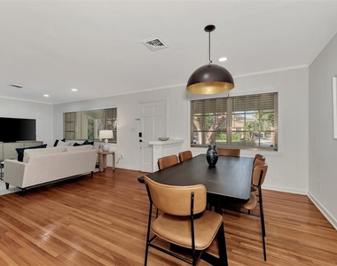 1726 Floyd Street - Photo Thumbnail 11