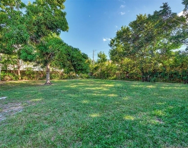 1726 Floyd Street - Photo Thumbnail 40