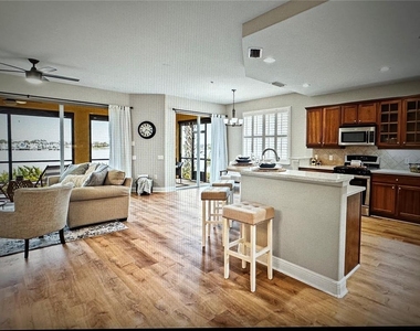 1121 Riverscape Street - Photo Thumbnail 8