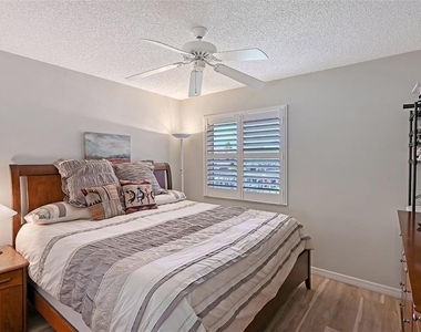 6505 Stone River Road - Photo Thumbnail 14