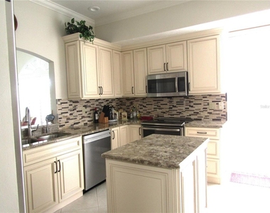 3881 Chatsworth Greene Court - Photo Thumbnail 7