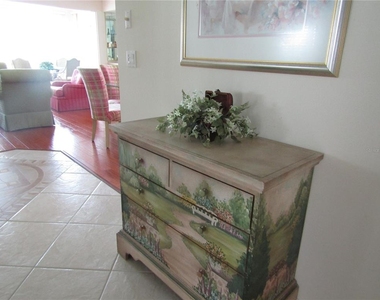 3881 Chatsworth Greene Court - Photo Thumbnail 17