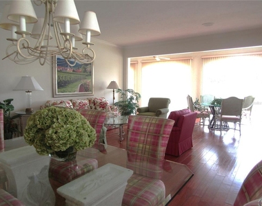 3881 Chatsworth Greene Court - Photo Thumbnail 12
