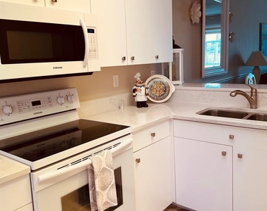 9641 Castle Point Drive - Photo Thumbnail 3