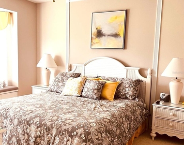 9641 Castle Point Drive - Photo Thumbnail 13