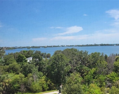 260 Hidden Bay Drive - Photo Thumbnail 10