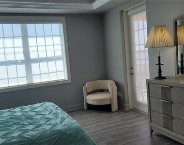 260 Hidden Bay Drive - Photo Thumbnail 15