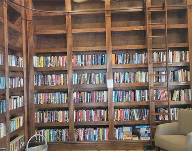 260 Hidden Bay Drive - Photo Thumbnail 37