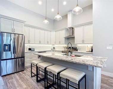 7152 Bougainvillea Street - Photo Thumbnail 10