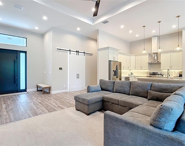 7152 Bougainvillea Street - Photo Thumbnail 8