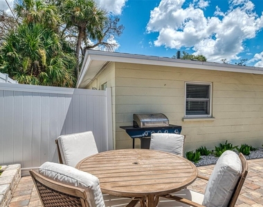 1137 N Moonmist Court - Photo Thumbnail 25
