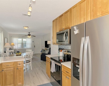 1137 N Moonmist Court - Photo Thumbnail 13