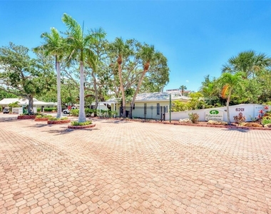 1137 N Moonmist Court - Photo Thumbnail 28