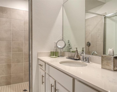 12140 Wellen Golf Street - Photo Thumbnail 22