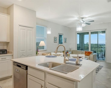 12140 Wellen Golf Street - Photo Thumbnail 13
