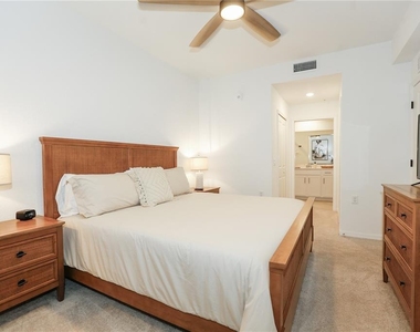 14141 Heritage Landing Boulevard - Photo Thumbnail 17