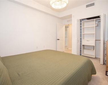 14141 Heritage Landing Boulevard - Photo Thumbnail 12