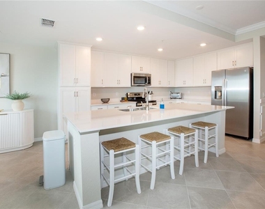 14141 Heritage Landing Boulevard - Photo Thumbnail 7