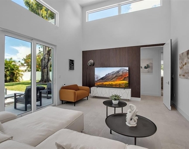 2231 Wood Street - Photo Thumbnail 4
