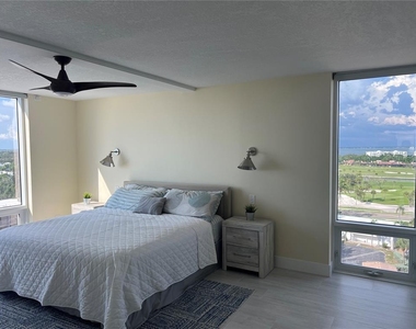 2425 Gulf Of Mexico Drive - Photo Thumbnail 14