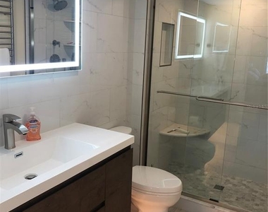 2425 Gulf Of Mexico Drive - Photo Thumbnail 17