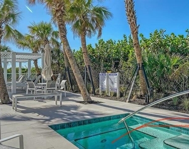 2425 Gulf Of Mexico Drive - Photo Thumbnail 25
