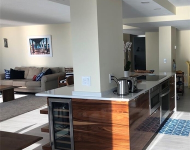 2425 Gulf Of Mexico Drive - Photo Thumbnail 6