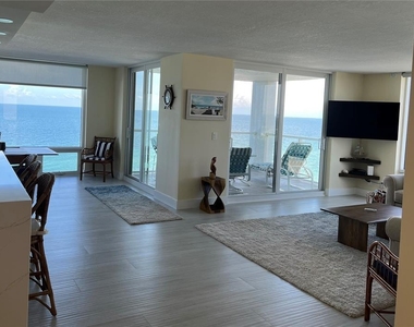 2425 Gulf Of Mexico Drive - Photo Thumbnail 9