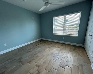 3426 79th Street Circle W - Photo Thumbnail 7