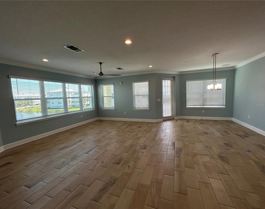 3426 79th Street Circle W - Photo Thumbnail 4