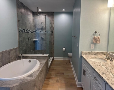3426 79th Street Circle W - Photo Thumbnail 9