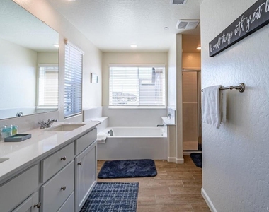 6446 E Meritage Drive - Photo Thumbnail 10