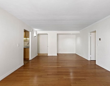 1033 6th Street - Photo Thumbnail 8