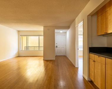 1033 6th Street - Photo Thumbnail 15