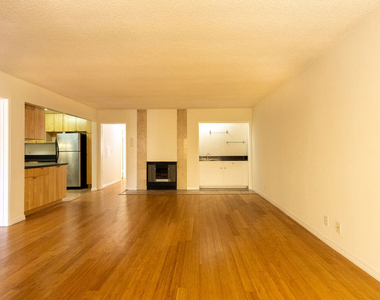 1033 6th Street - Photo Thumbnail 14