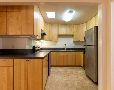 1033 6th Street - Photo Thumbnail 1