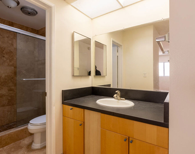 1033 6th Street - Photo Thumbnail 7