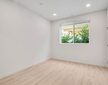 1021 S Shenandoah Street - Photo Thumbnail 7