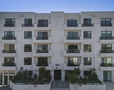 1021 S Shenandoah Street - Photo Thumbnail 15